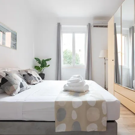 Appartamento 8 Min To Center - 400mt To Metroa, 4-6 Pax, 2 Bathrooms *