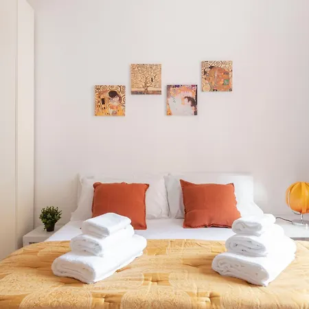 Appartamento 8 Min To Center - 400mt To Metroa, 4-6 Pax, 2 Bathrooms