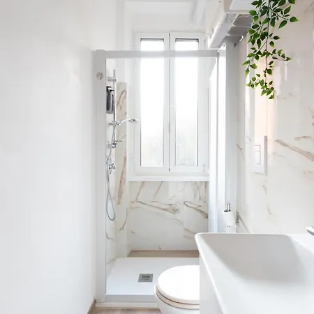 Appartamento 8 Min To Center - 400mt To Metroa, 4-6 Pax, 2 Bathrooms