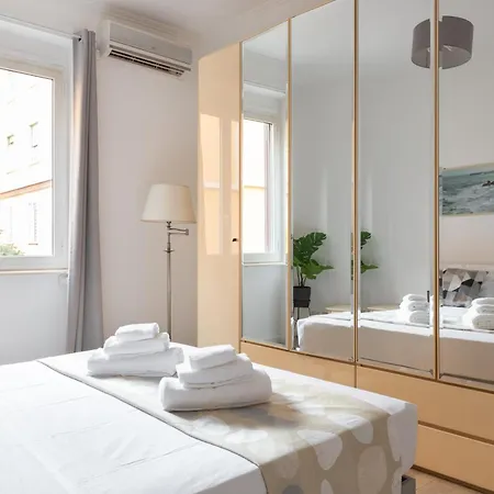 8 Min To Center - 400mt To Metroa, 4-6 Pax, 2 Bathrooms Appartamento