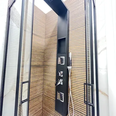 Apartment Casa Miseno, Independent Near Metro B Rome