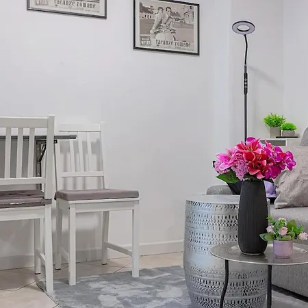 Cosy Close To Metro San Paolo Apartment *