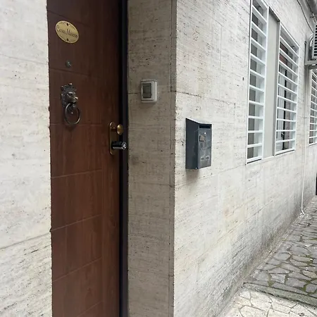 Casa Miseno, Independent Near Metro B Apartment Rome