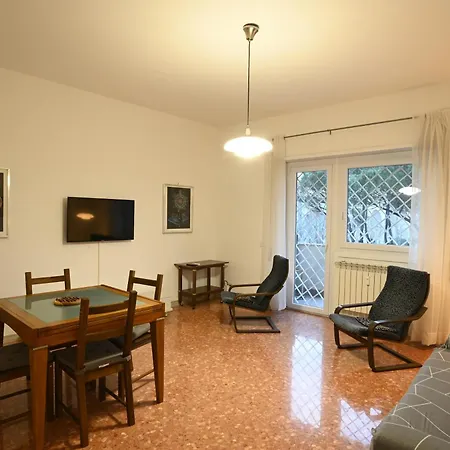 Vatican Firefly House Roma