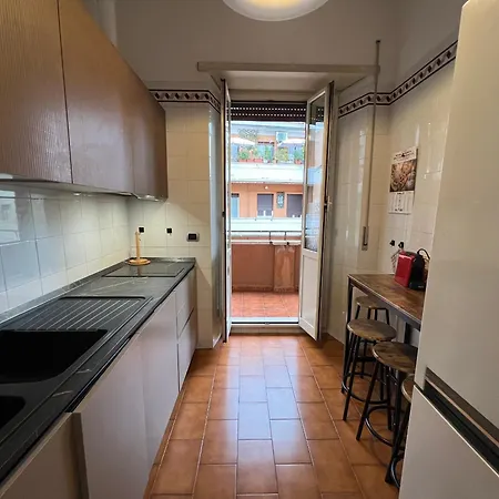 Apartamento --Colosseum 15 Min-- Trastevere, Free Wi-Fi & A-C *