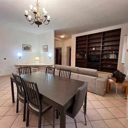 Apartamento --Colosseum 15 Min-- Trastevere, Free Wi-Fi & A-C *