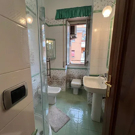 --Colosseum 15 Min-- Trastevere, Free Wi-Fi & A-C Apartamento Roma
