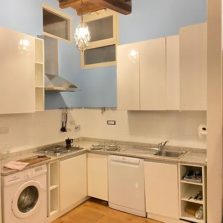 Apartment Artist In The Heart Of Trastevere