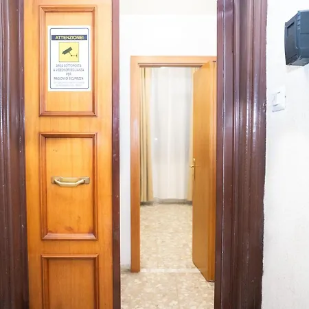 Minimal E Funzionale Vicino Al Vaticano Apartment