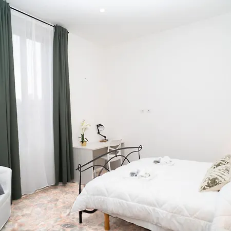 Minimal E Funzionale Vicino Al Vaticano Apartment *