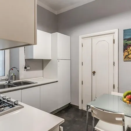 Apartment Crispi Little 1 Rome