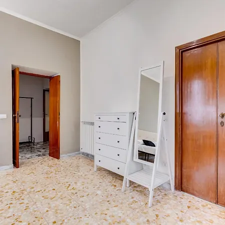 Vivilo Collection - San Vito View - 3 Bdr 2 Baths Apartment Rome