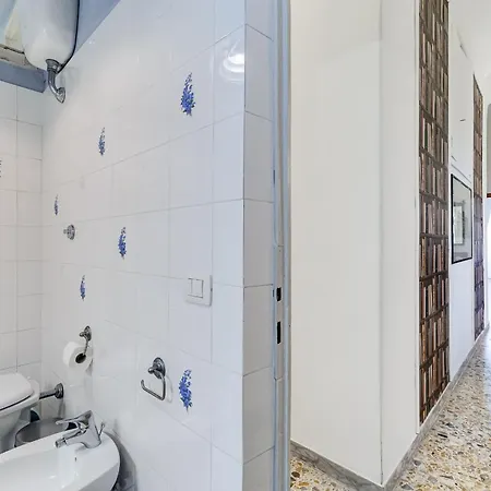 Vivilo Collection - San Vito View - 3 Bdr 2 Baths * Rome