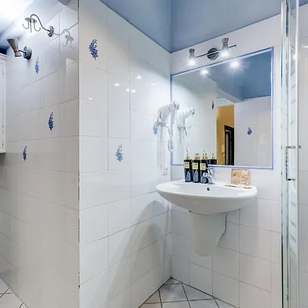 Vivilo Collection - San Vito View - 3 Bdr 2 Baths * Rome