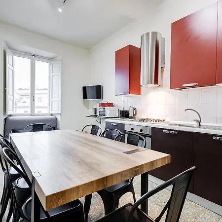Vivilo Collection - San Vito View - 3 Bdr 2 Baths Apartment Rome