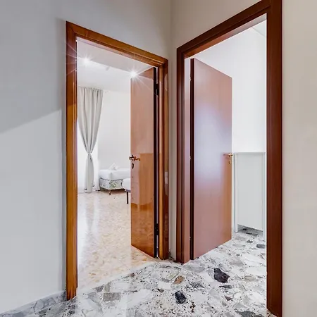 Apartment Vivilo Collection - San Vito View - 3 Bdr 2 Baths Rome