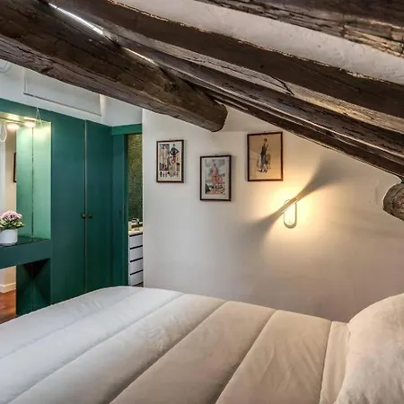 Domus In Via Del Corso Roma