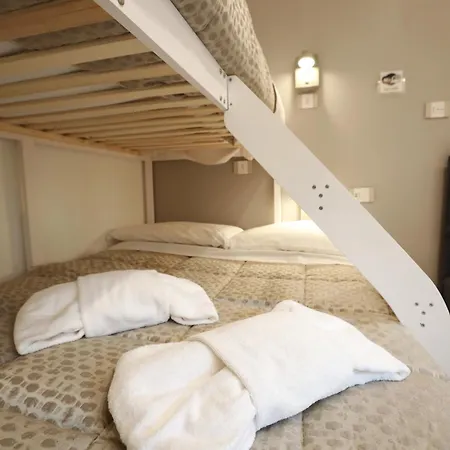 Bed & Breakfast Unique Luxury *