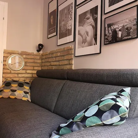 The Train Retreat Apartment
