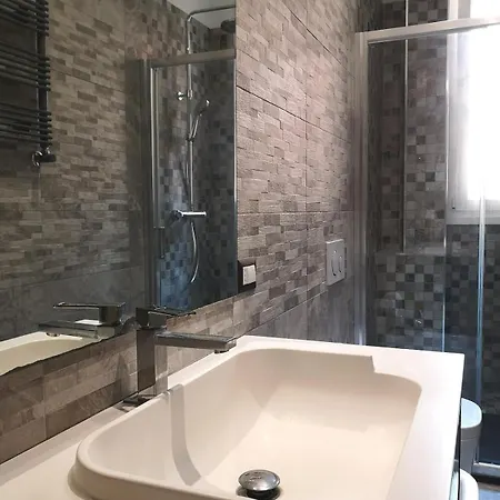 The Train Retreat Apartment Rome
