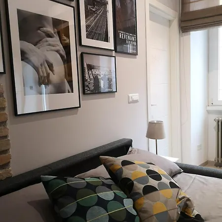The Train Retreat Apartment *
