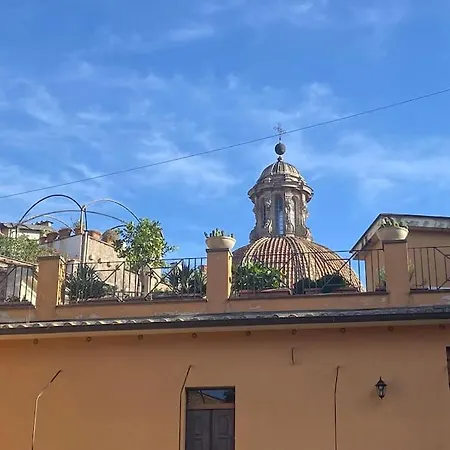 Over The Ruins Apartment Rome