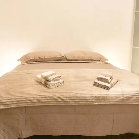 Interno 20 La Casetta A Magliana Stazione * Roma