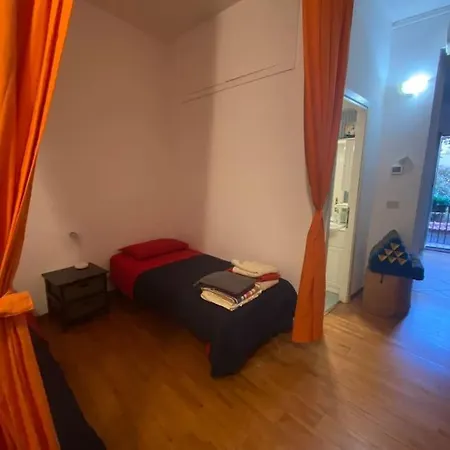 Apartment Over The Ruins Rome