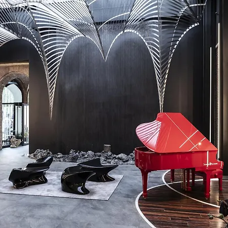 Hotel Romeo 5*