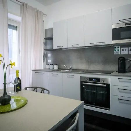 Marconi Apartment *