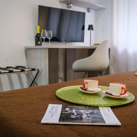 Marconi Apartment *