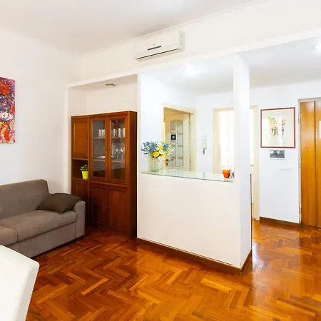 Vespasiano 49 Appartement *