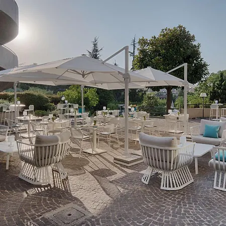 Nh Carpegna Hotel 4*
