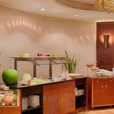 Hotel Nh Carpegna 4*