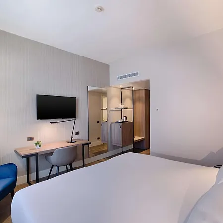 Nh Carpegna Hotel