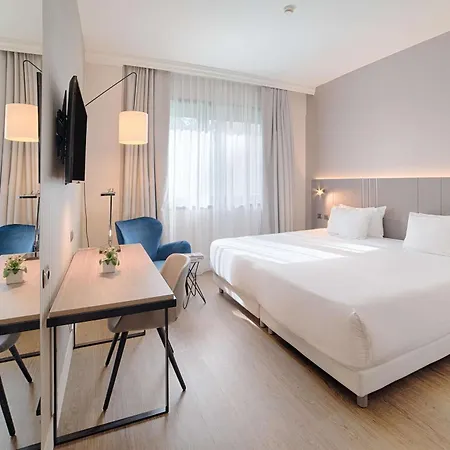 Nh Carpegna Hotel