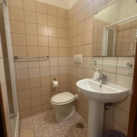 Near Termini Station 3*