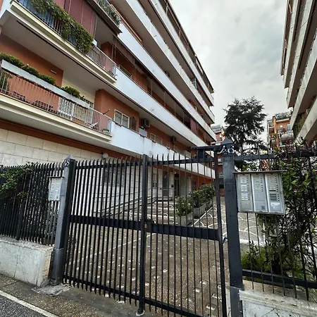 Apartment Ernest Loft - Metro Pietralata, Terrace & Parking