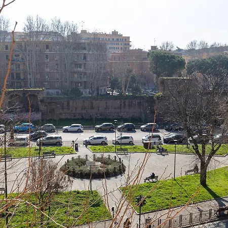 Retreat En-suite Homestay Rome