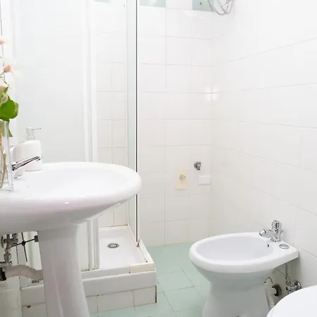 Modern And One-bedroom, 10 Min From Colosseum Roma
