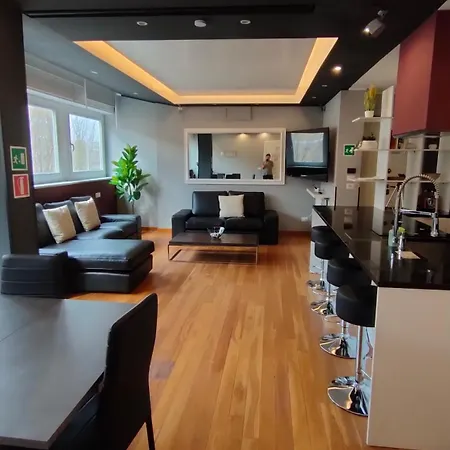 Auditorium Deluxe Apartment *