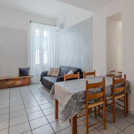 Vibrant Trastevere 2 Bedrooms On Via Del Moro Lejlighed