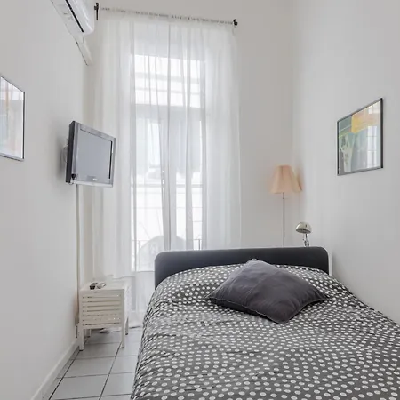 Vibrant Trastevere 2 Bedrooms On Via Del Moro *