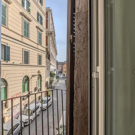 Vibrant Trastevere 2 Bedrooms On Via Del Moro Roma