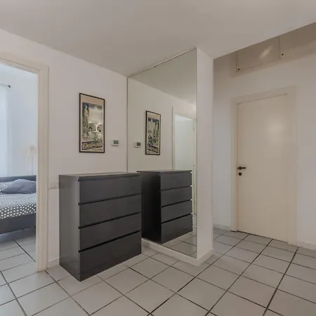 Vibrant Trastevere 2 Bedrooms On Via Del Moro Lejlighed *