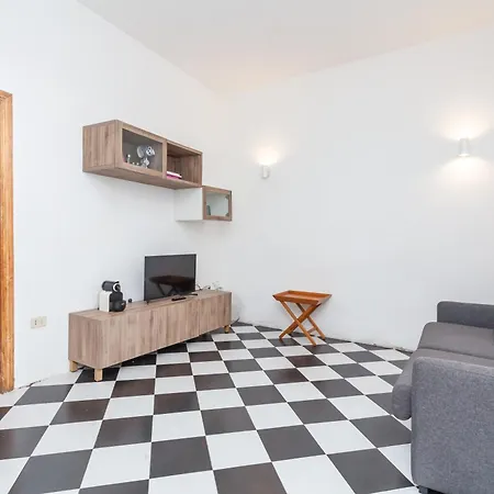 Palazzo Sant'elena - By Openroma *
