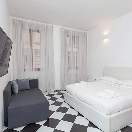 Palazzo Sant'elena - By Openroma Апартаменты Рим