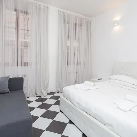 Апартаменты Palazzo Sant'elena - By Openroma Рим