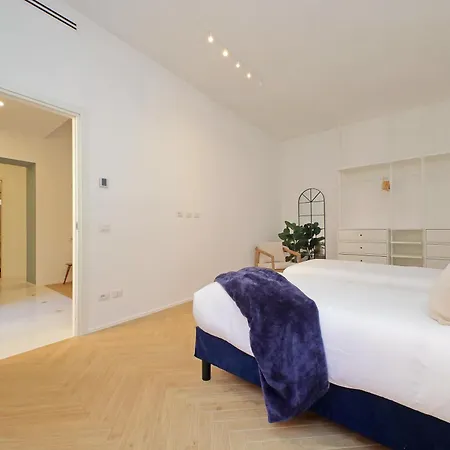 Ych-spaceful Near Vatican Apartment