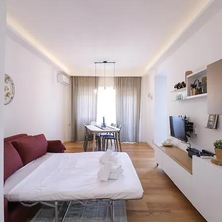 Apartamento Stazione 5min- Moderno Ed Elegante *